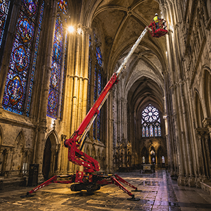 corberon-nacelle-araignee-restauration-patrimoine-cathedrale